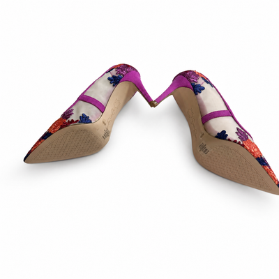 Floral embroidered pumps